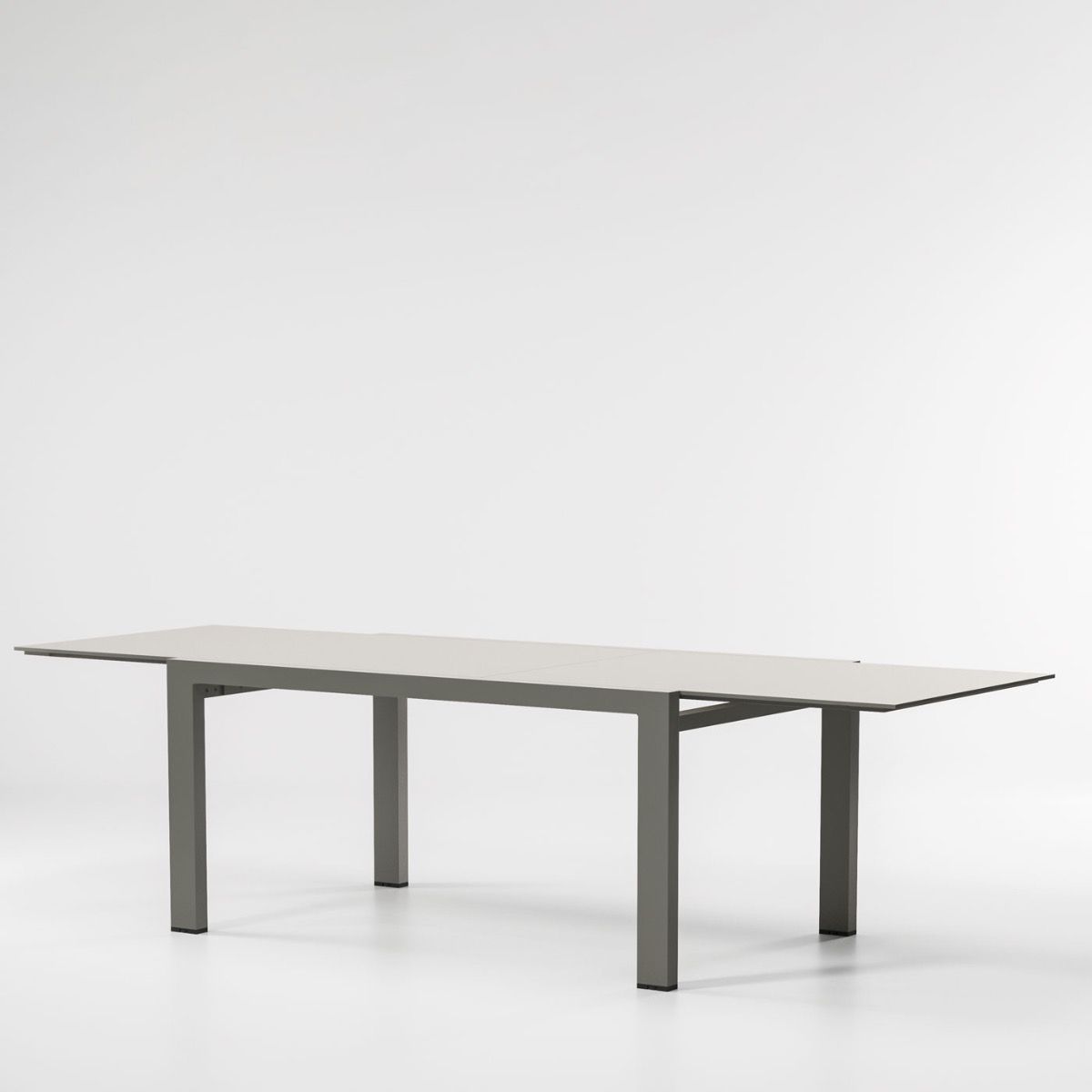 Kettal Landscape Dining Table extendable 6-10 Guests