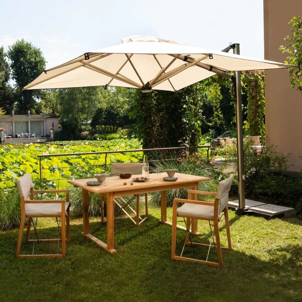 Unopiù Levante Sonnenschirm naturfarben mit integrierter LED-Beleuchtung