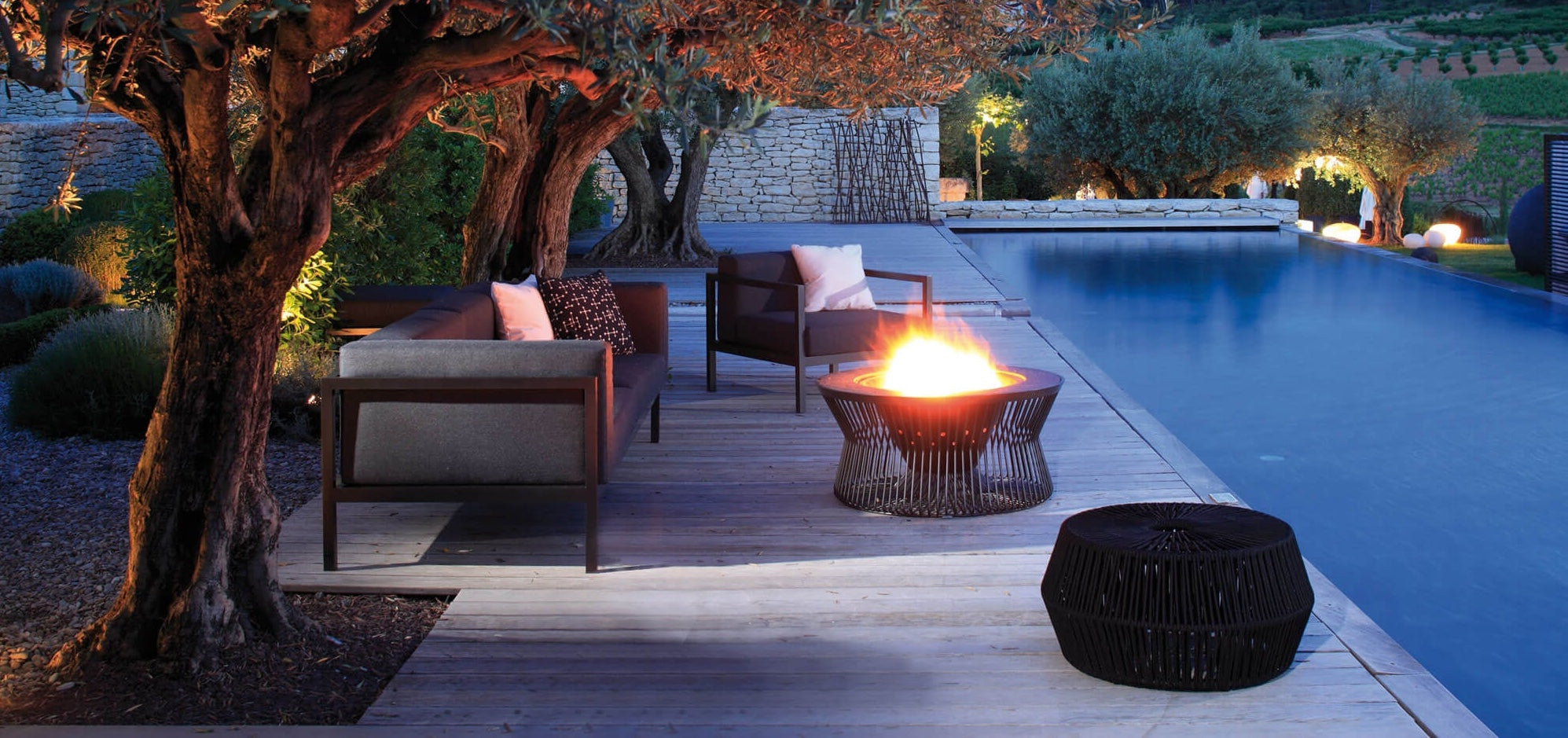 Feuerschalen & Heizstrahler – Wärme und Atmosphäre für den Außenbereich