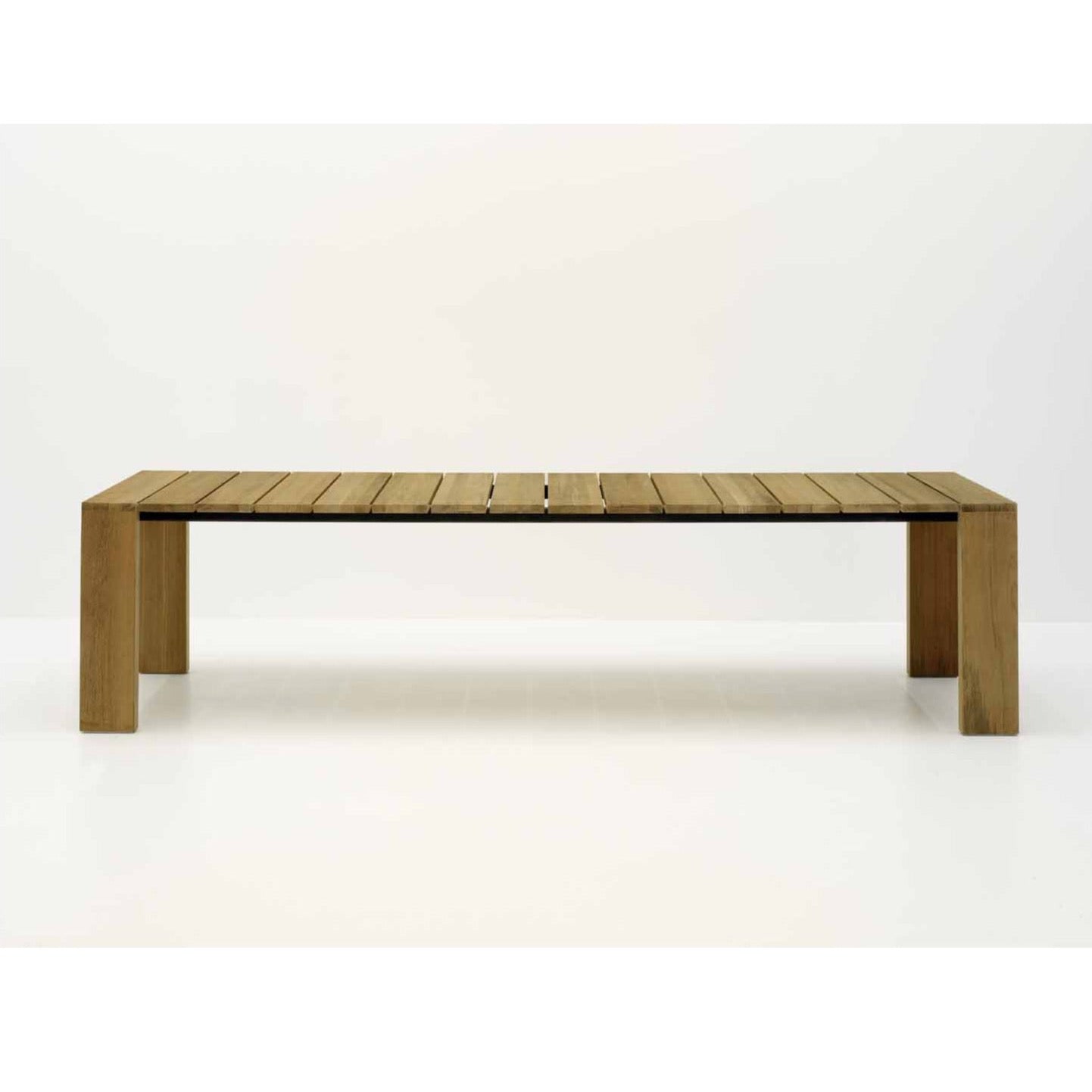 Roda Pier Teak-Esstisch