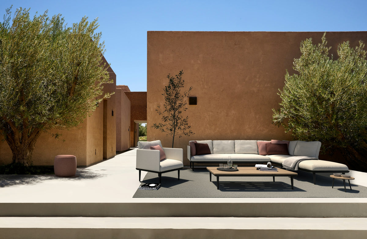 Royal Botania Styletto Lounge im Außenbereich