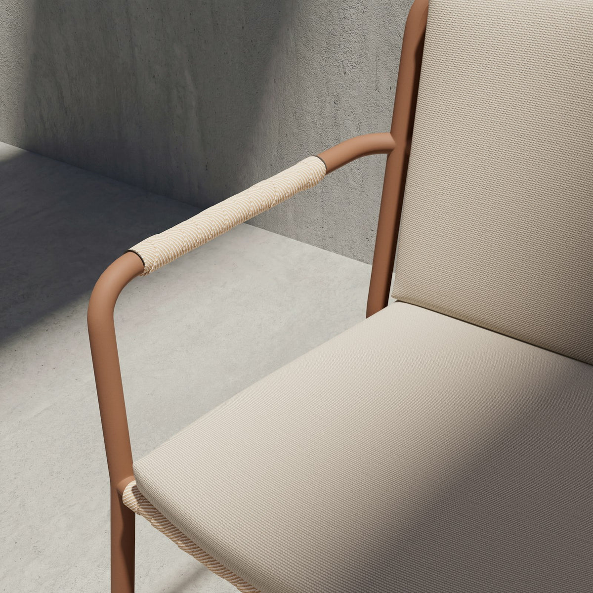 Kettal Net Light Essstuhl mit Armlehnen – Detailansicht