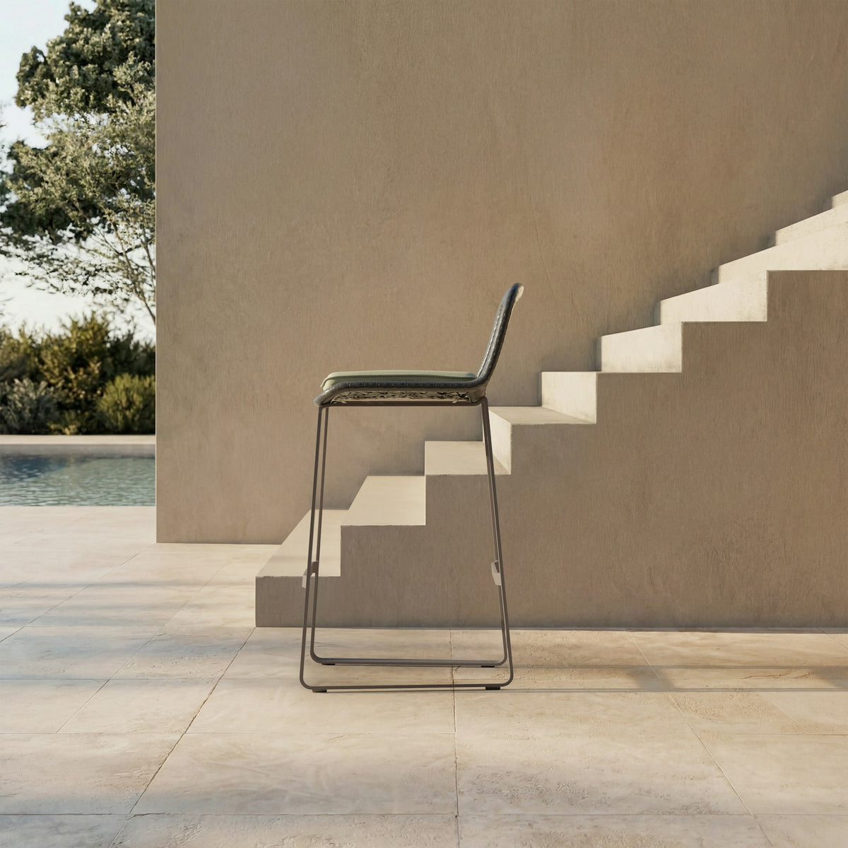 Kettal Maia Barstool – Seitenansicht