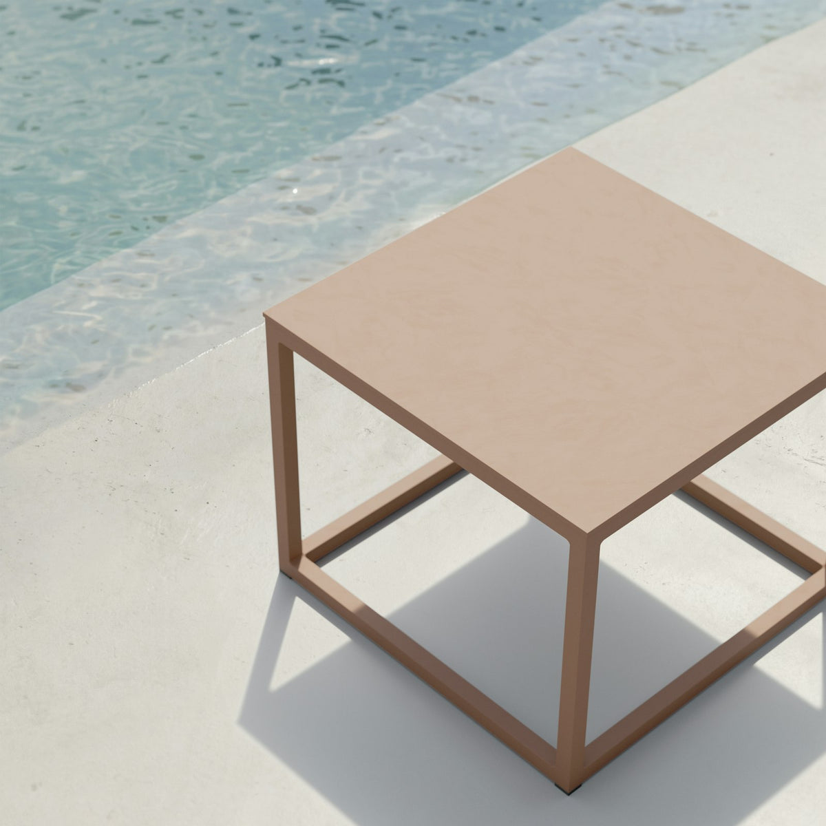 Kettal Landscape Aluminium Beistelltisch, quadratisch – Detailansicht