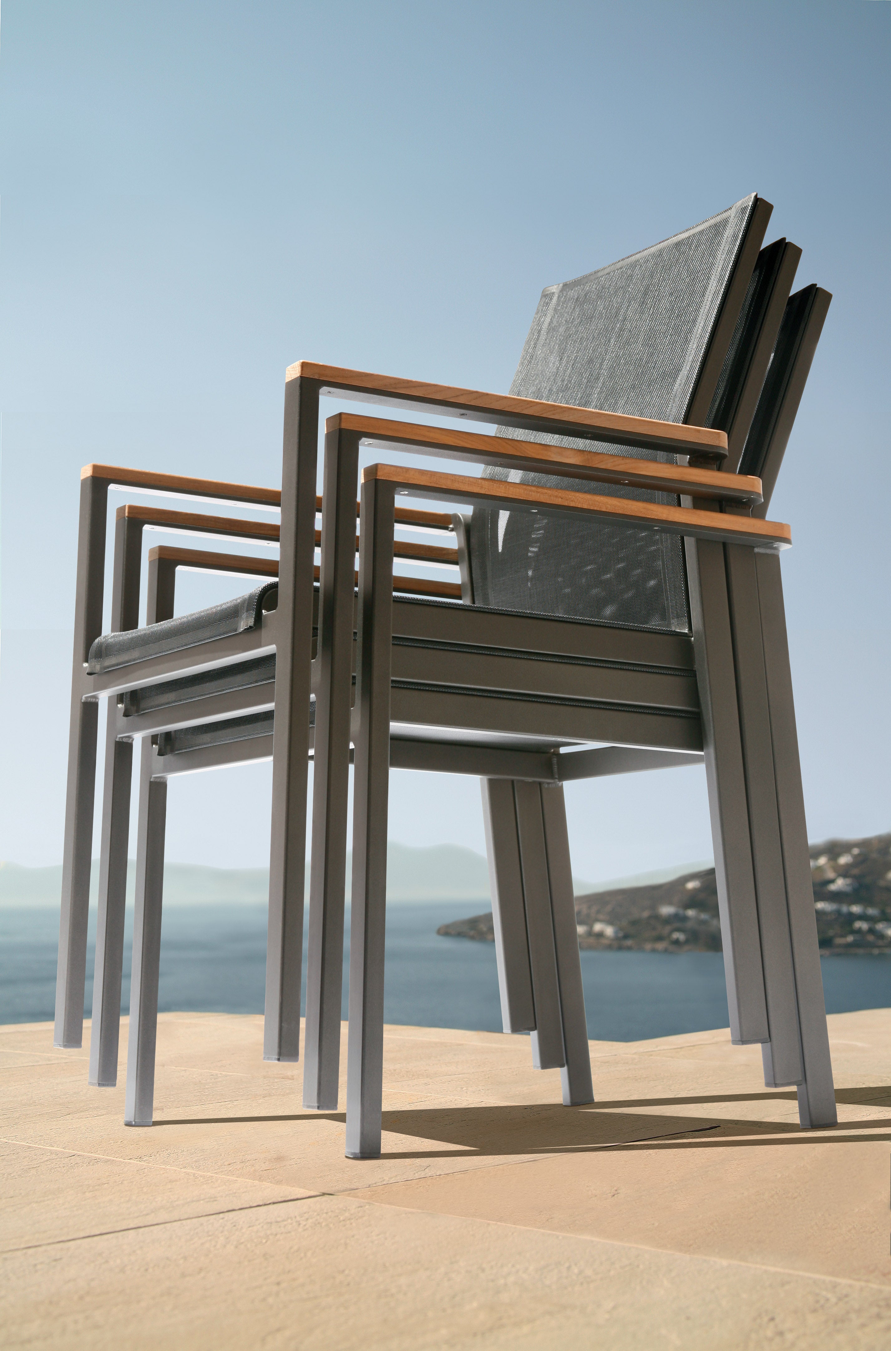 Barlow Tyrie I Aura Stuhl mit Armlehnen, stapelbar