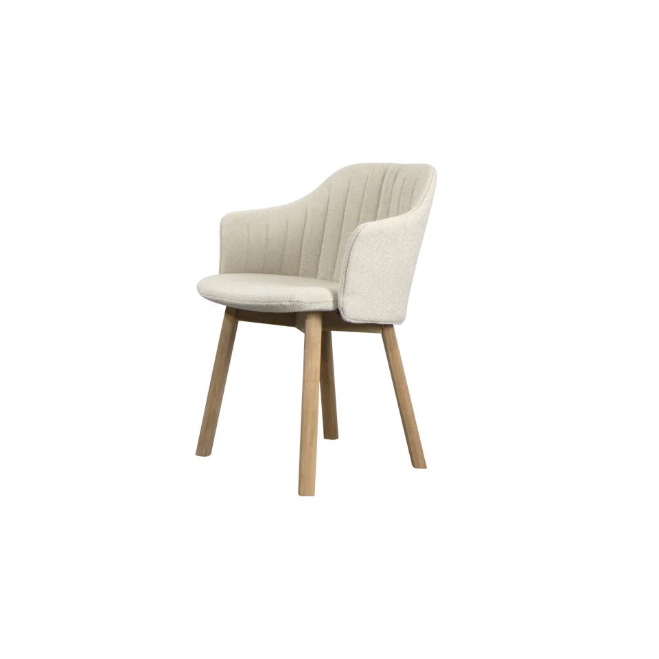 Cane-Line I Choice Armlehnenstuhl mit Teakbeinen