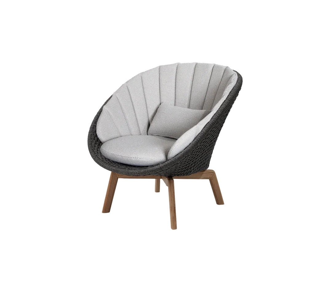 Cane-Line I Peacock Loungesessel mit Teak Beinen