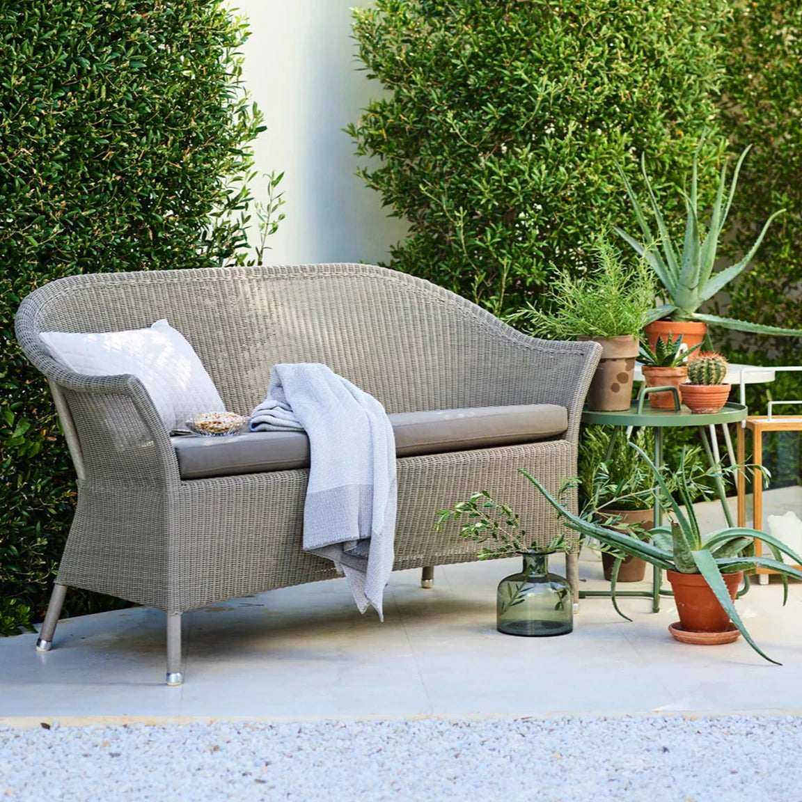 Cane-Line I Lansing Sofa 145 cm