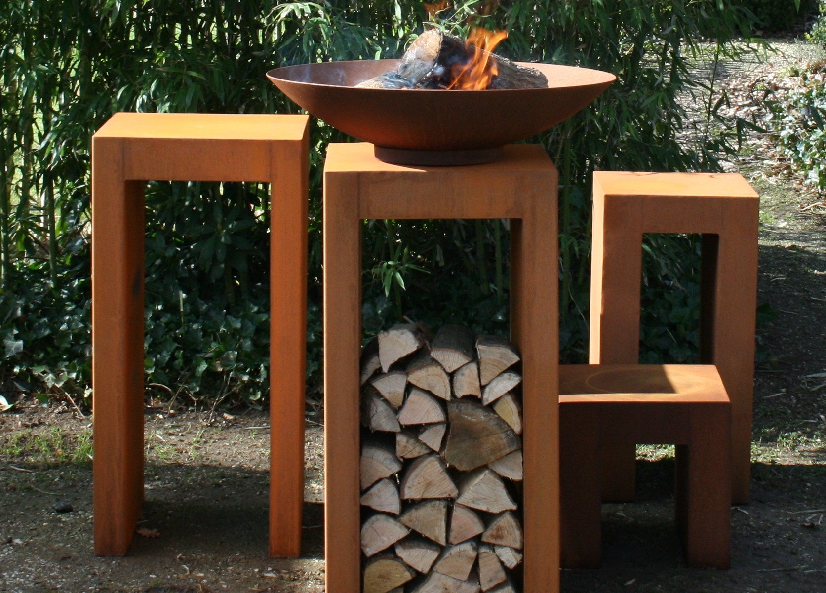 Adezz I Sockel U-Form aus Cortenstahl