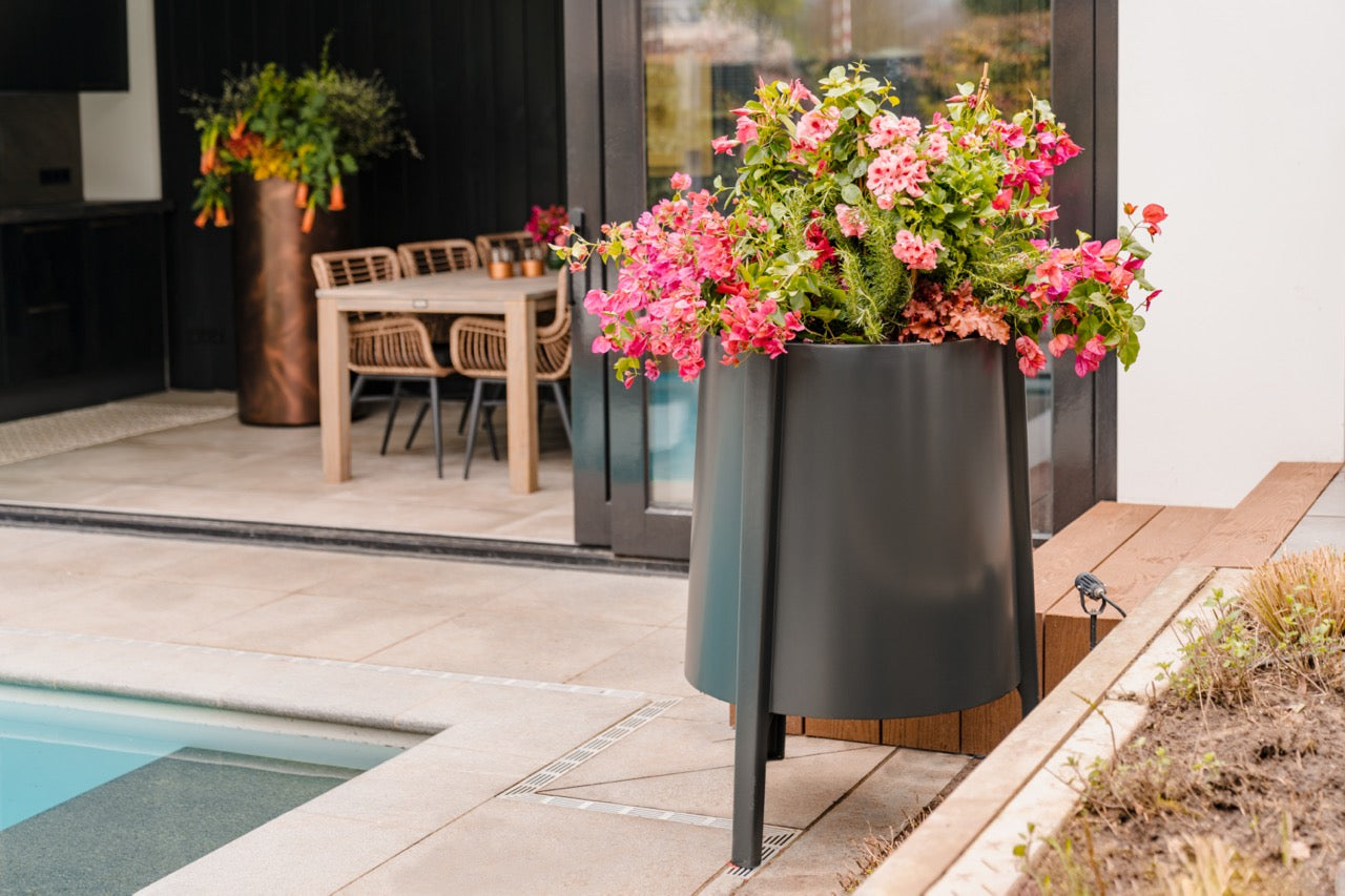 Adezz I Botan Pflanzgefäß aus Aluminium