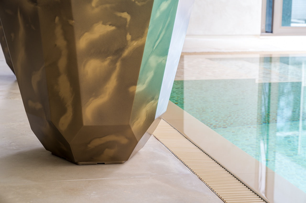 Adezz I Facet Pflanzgefäß aus Aluminium