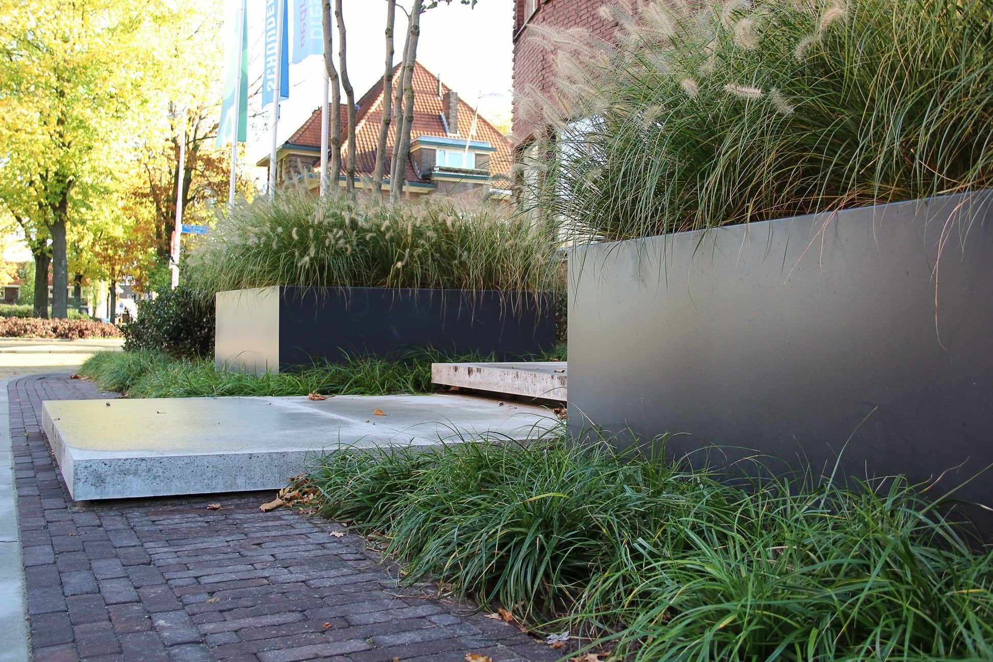 Leichtes Aluminium Pflanzgefäß für jede Gartensaison
Mit seinem schlichten, eleganten Design ist das Carrez Pflanzgefäß aus Aluminium ein Highlight in Ihrem Garten, das jedes Jahr Freude bereitet.