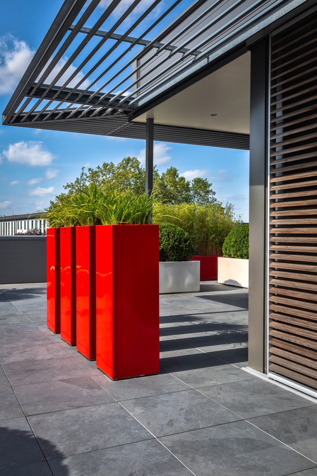 Aluminium Pflanzgefäß – Leicht und langlebig für jeden Garten
Das Adezz Carrez Pflanzgefäß kombiniert modernes Design mit wetterfestem Aluminium für eine langlebige Gartengestaltung.