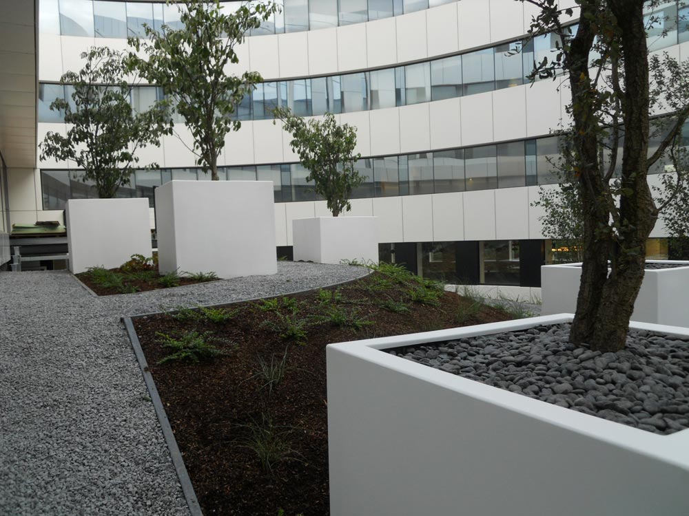 Praktisches Aluminium Pflanzgefäß – Ihr neuer Gartenbegleiter
Mit einem stabilen, kratzfesten Aluminiumgehäuse sorgt das Carrez Pflanzgefäß für eine lange Lebensdauer und schönen Gartenstil.