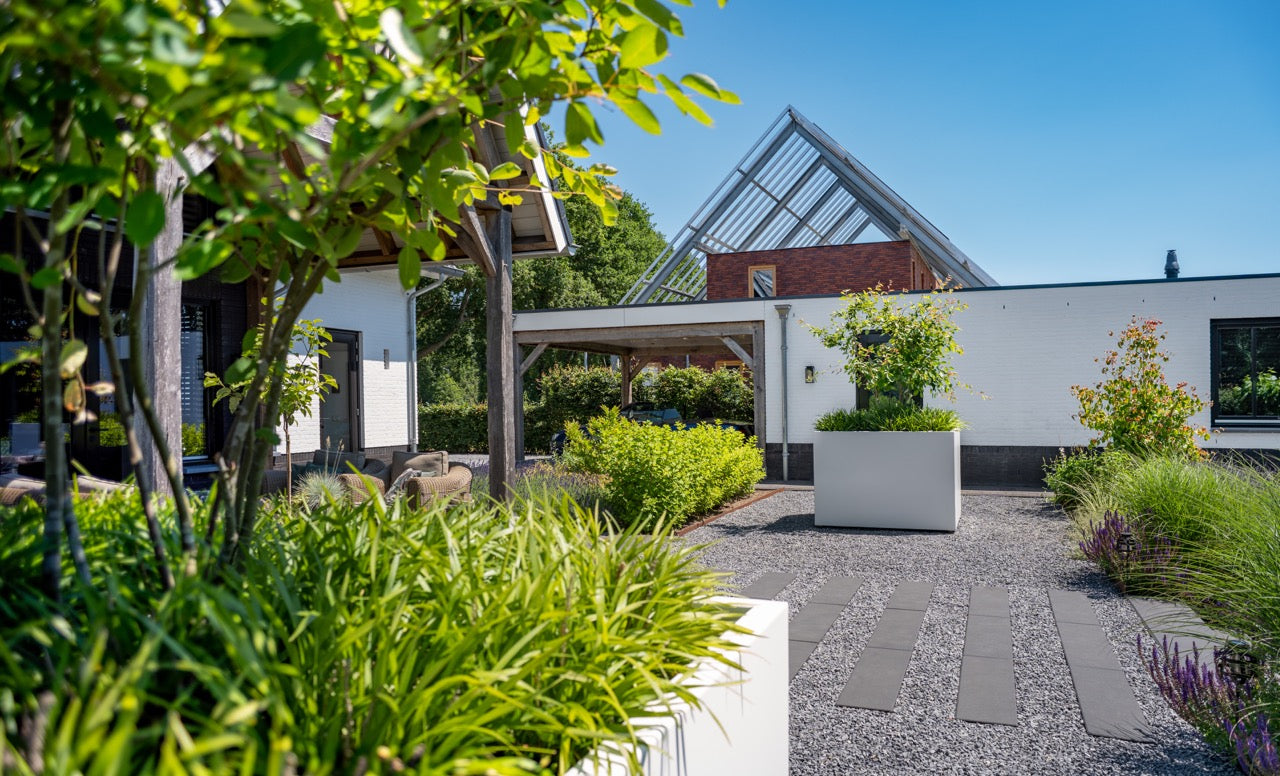 Elegantes Carrez Pflanzgefäß für langlebige Gartenverschönerung
Dieses hochwertige Aluminium Pflanzgefäß ist nicht nur kratzfest, sondern auch das ganze Jahr über wetterbeständig.