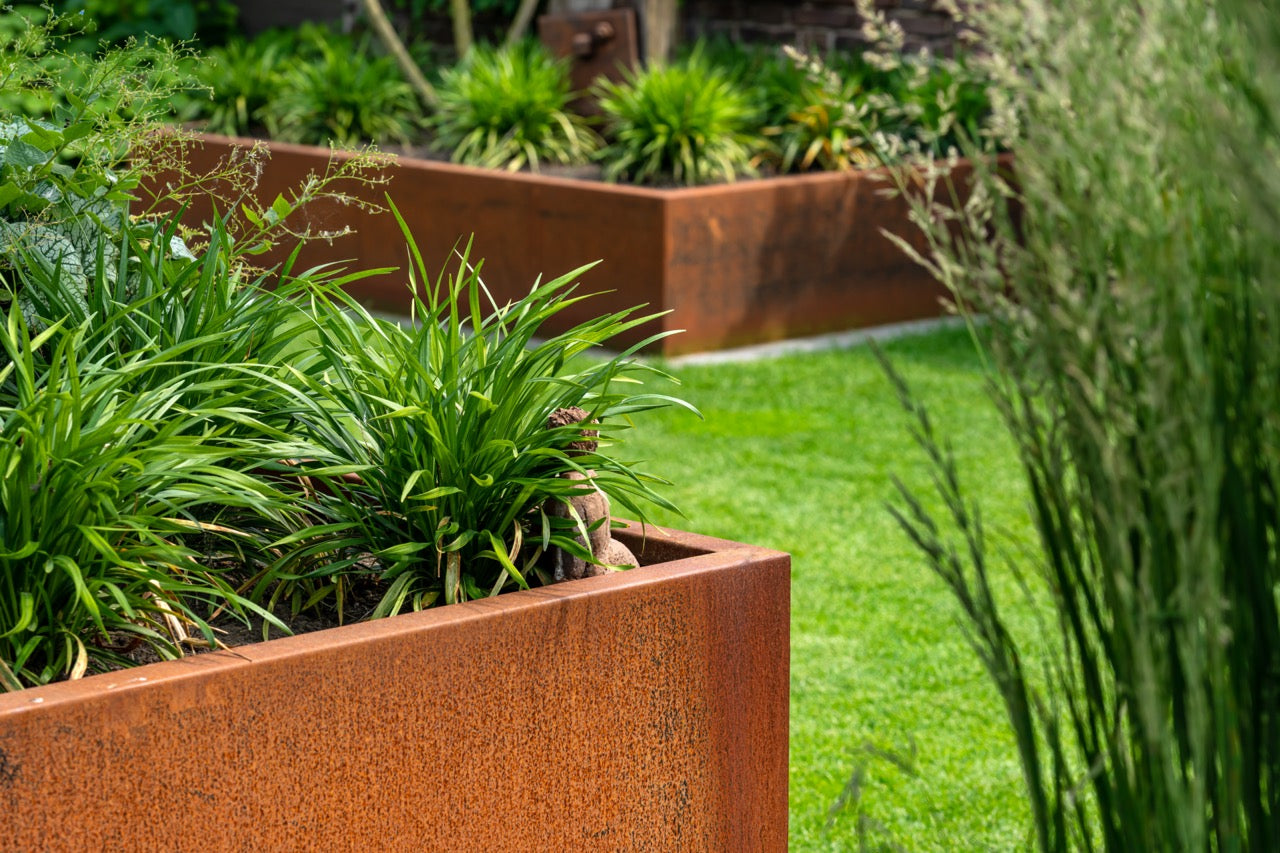 Adezz I Carrez aus Cortenstahl, quadratisch