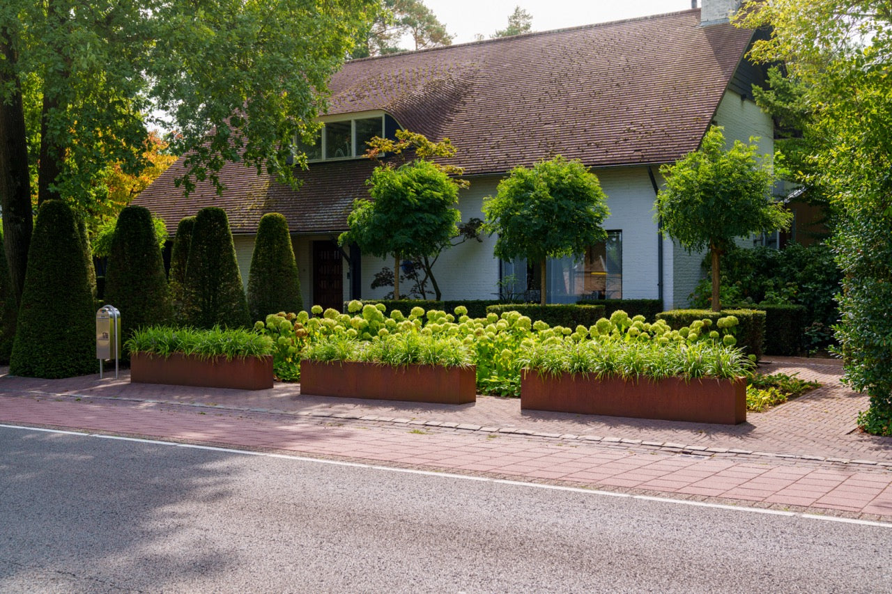 Adezz I Carrez aus Cortenstahl, rechteckig