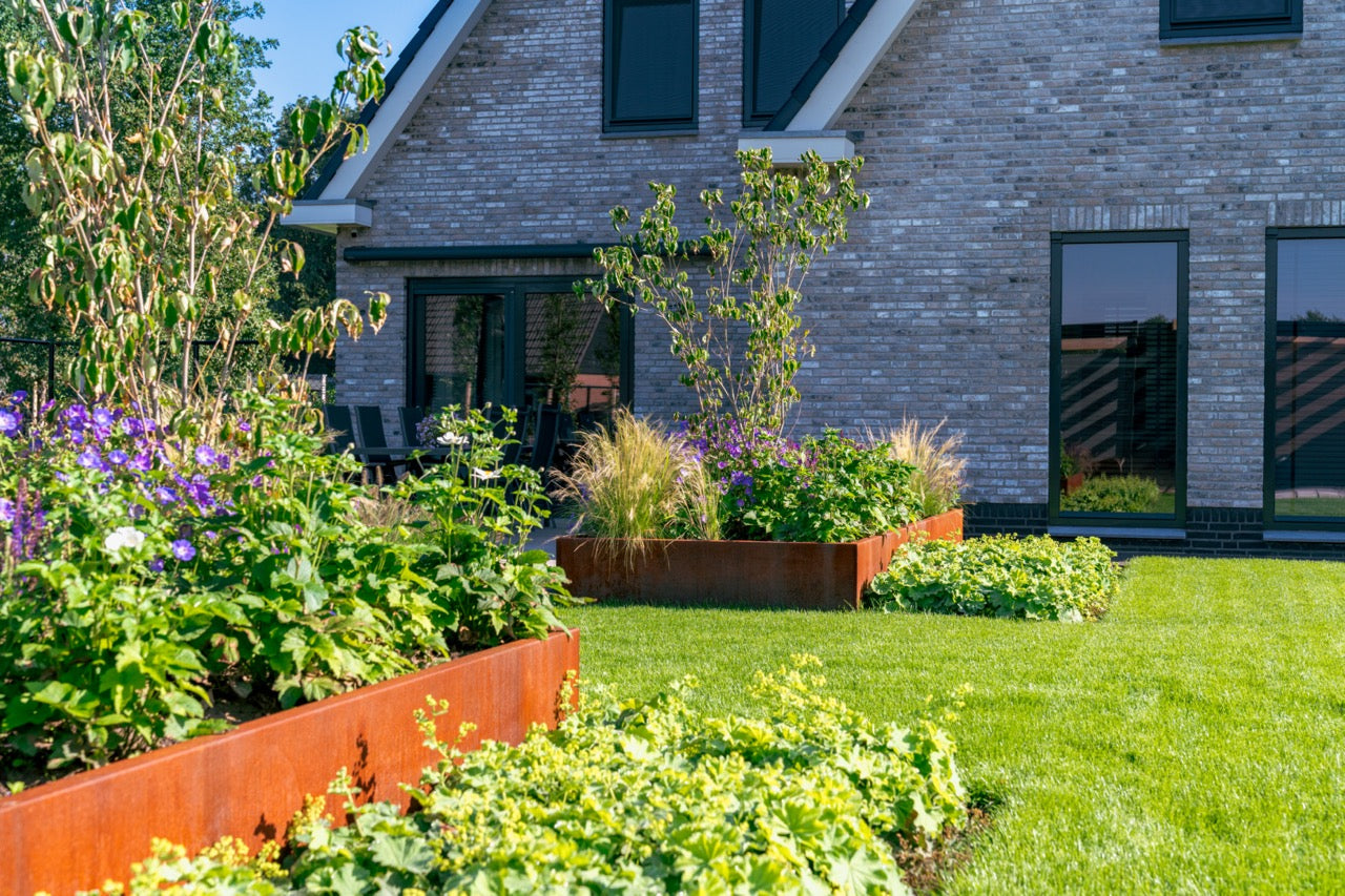 Adezz I Carrez aus Cortenstahl, rechteckig