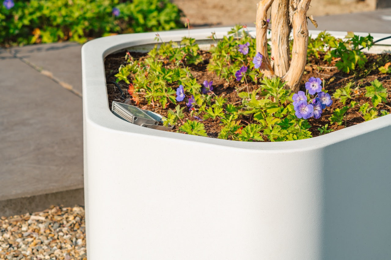 Adezz I Shape Pflanzgefäß aus Fiberglas