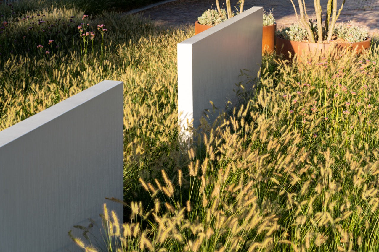 Adezz I Wand freistehend aus Fiberglas