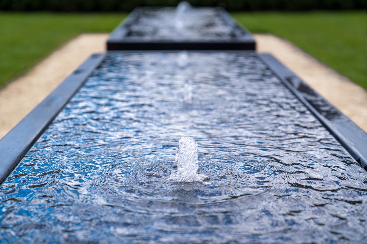 Adezz I Wassertisch aus Aluminium mit LED und Pumpe, rechteckig