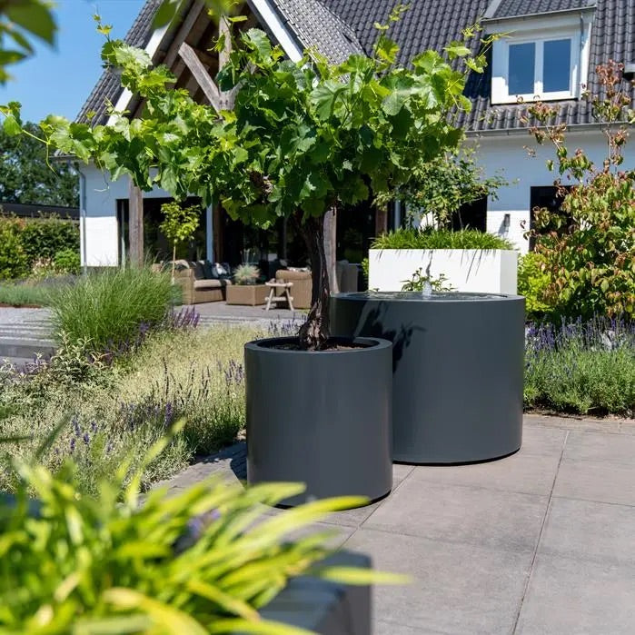 Adezz I Wassertisch rund aus Aluminium mit LED und Pumpe