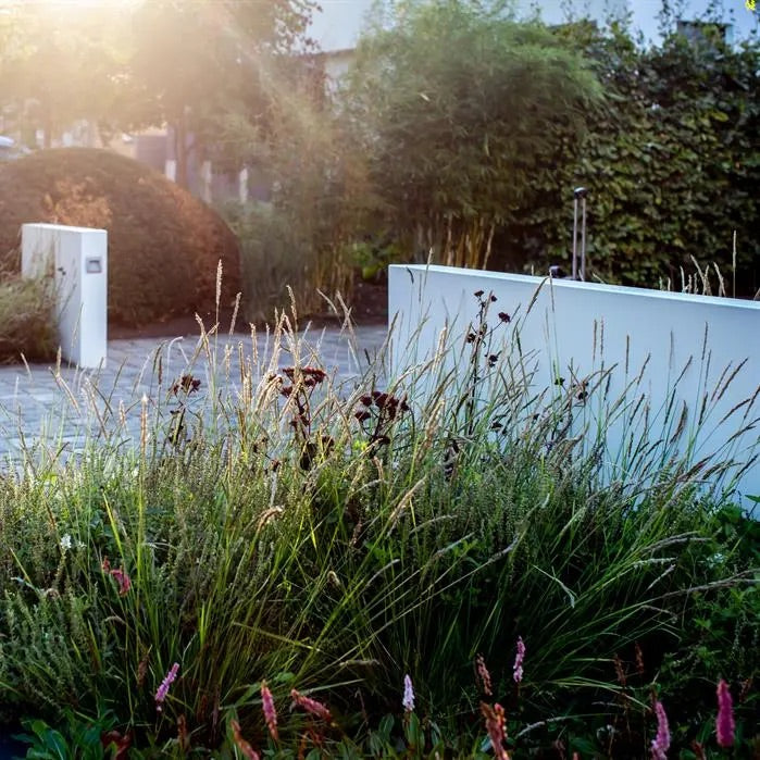 Adezz I Wand freistehend aus Aluminium