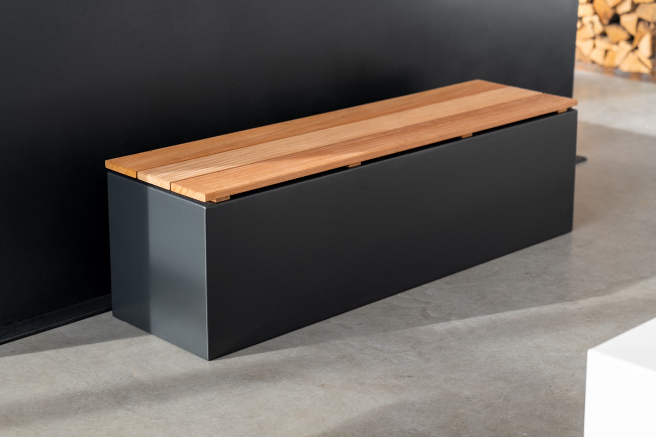 Adezz I Sockel mit Sitz aus Aluminium