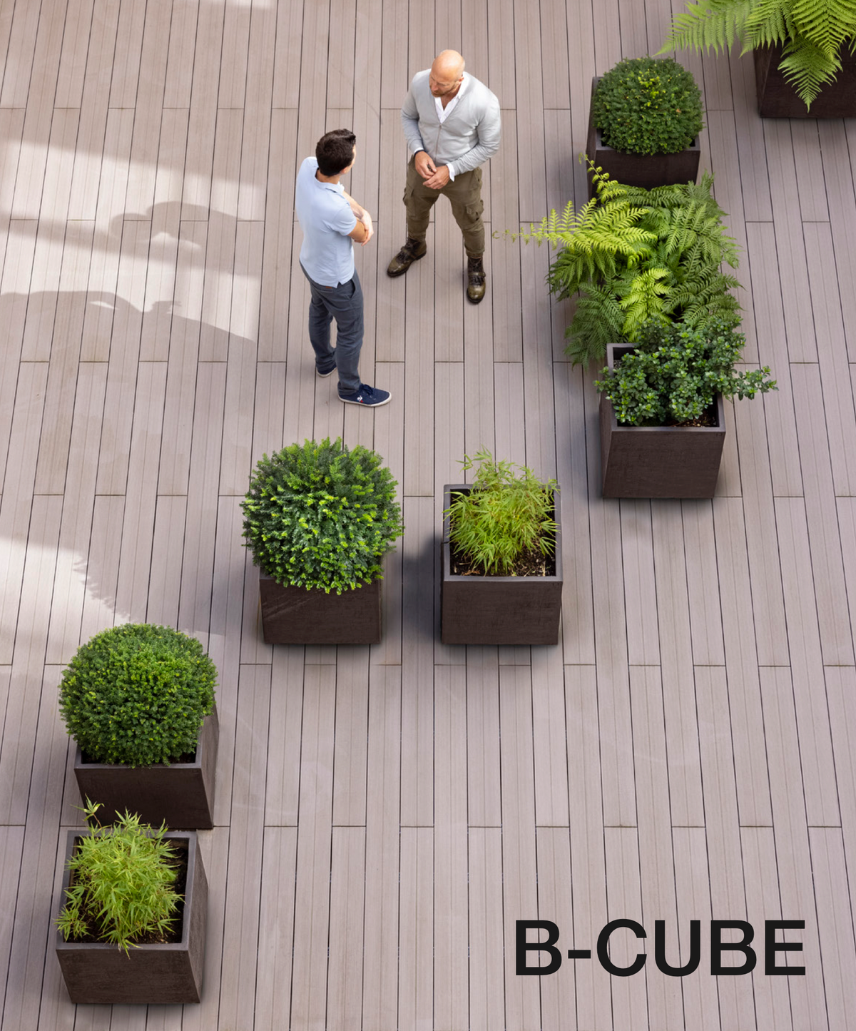 Detailansicht Atelier Vierkant B-CUBE Pflanzgefäß mit glatt gestrichener Tonoberfläche