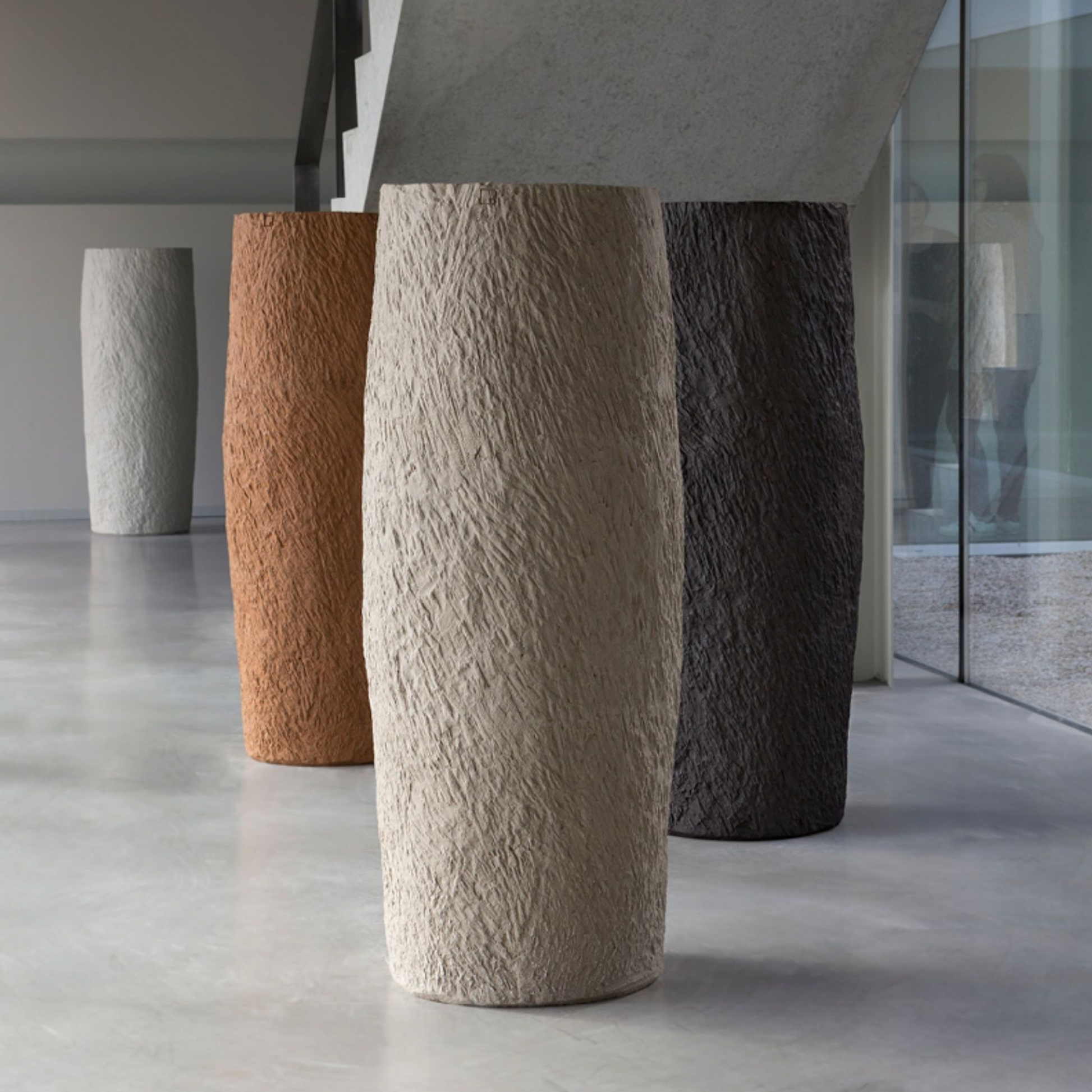 Atelier-Vierkant-MLS-Pflanzsaeule-128cm-anthrazit-handgefertigt-Belgien-95kg-Statik