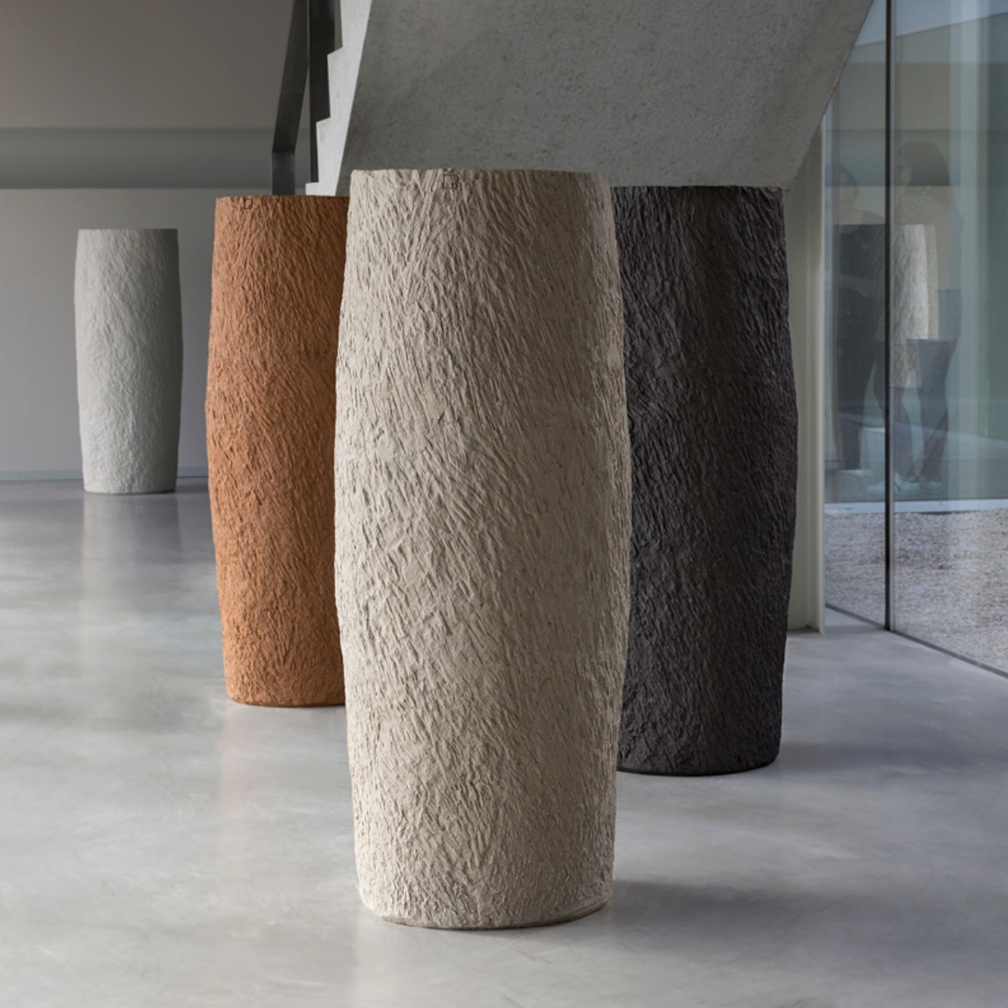 Entdecken Sie das Model MLS von Atelier Vierkant: Handgefertigte Eleganz in Ihrer 