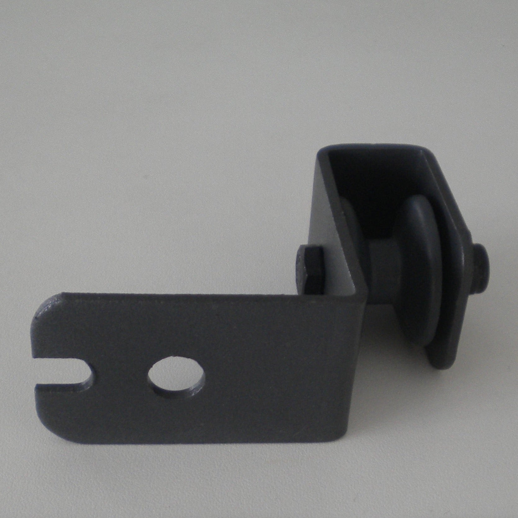 Die Unopiu Ersatzumlenkrolle ist das perfekte Zubehör für Ihre Unopiu Pergola Solaire und Tibisco. Mit dieser hochwertigen Umlenkrolle können Sie Ihre Pergola noch effizienter und komfortabler nutzen.