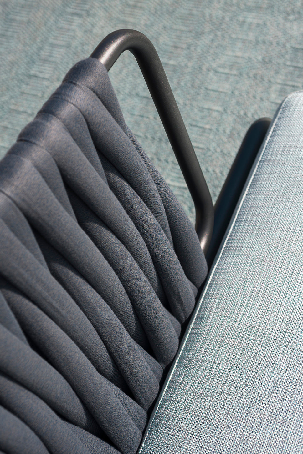 Roda I Spool Sofa mit gepolstertem Gurt 182 cm