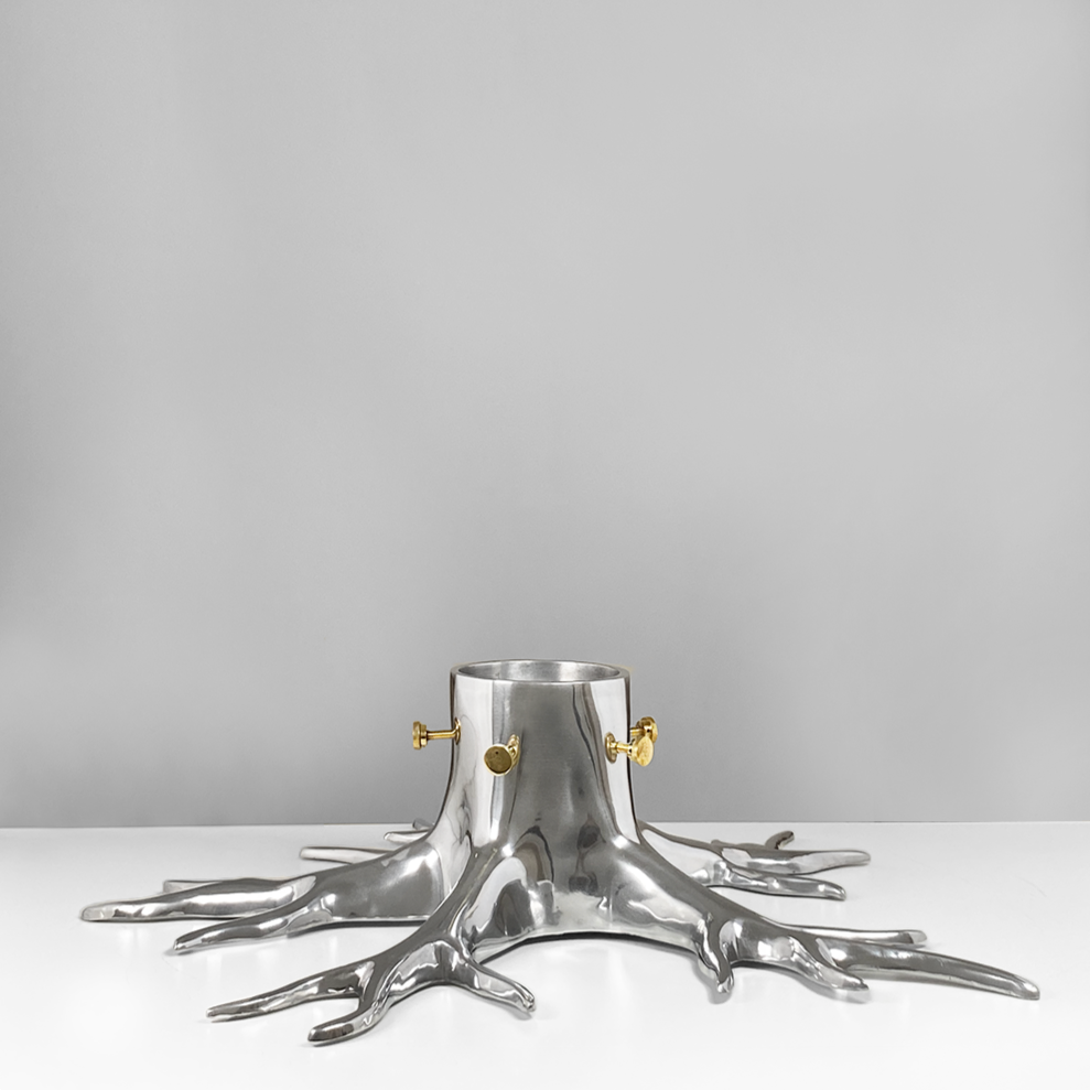 Turn your home into a winter wonderland with the Christmas Tree Stand Silver from Garden Glory! Stable, durable and rust-free. Order now!