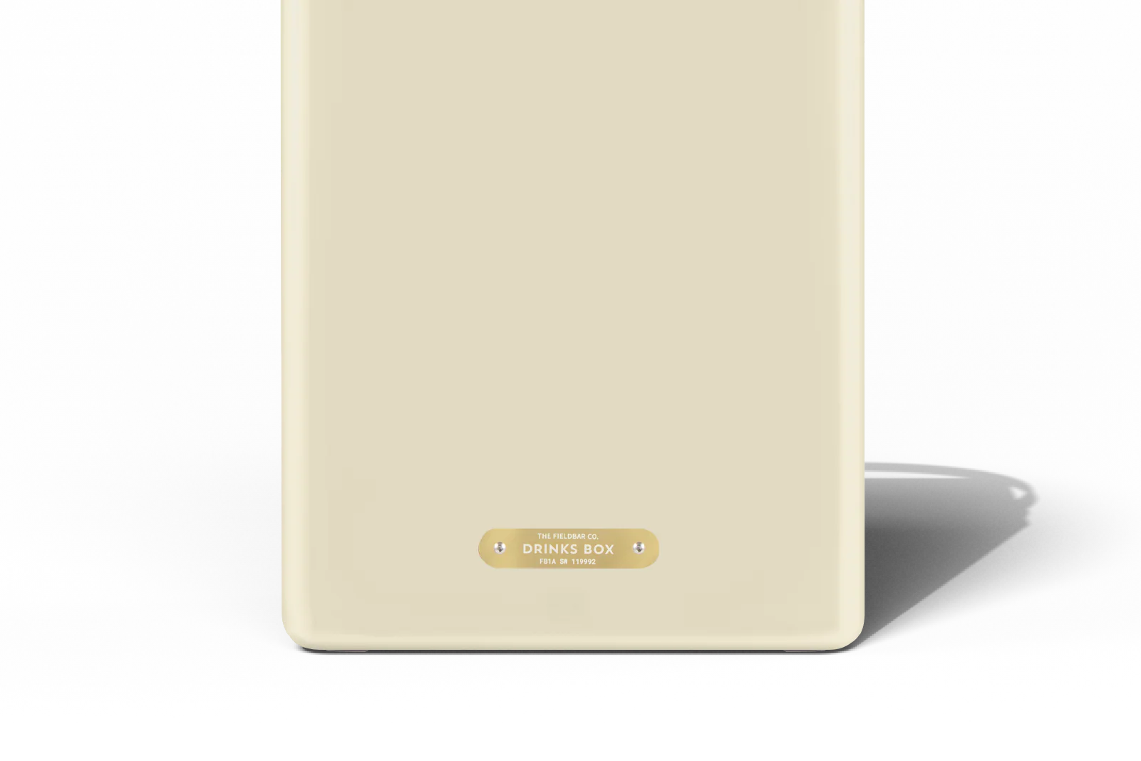 Detailansicht Fieldbar Drinks Box Safari White mit Messingplakette