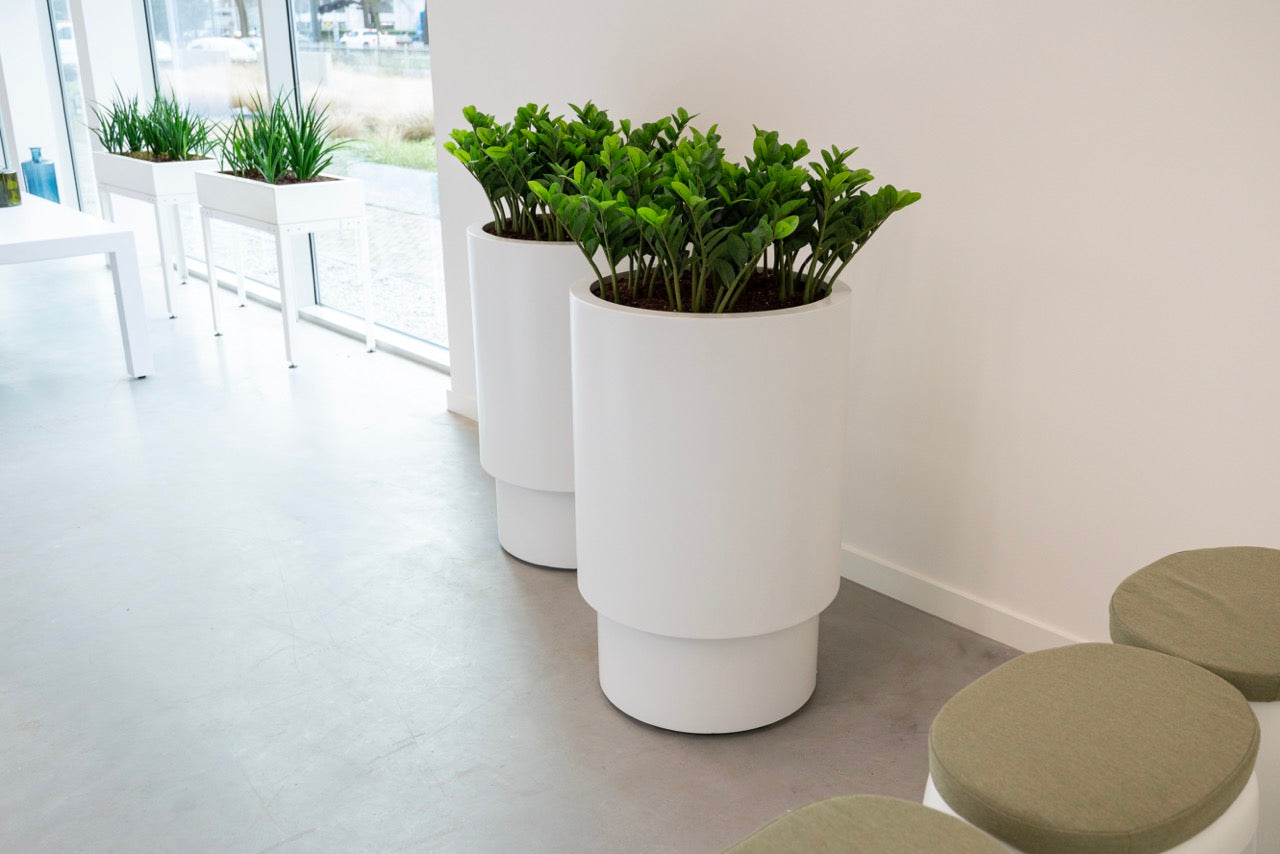 Gefertigt aus leichtem, robustem Aluminium, ist es wetterfest und rostfrei – ideal für die ganzjährige Nutzung im Freien.