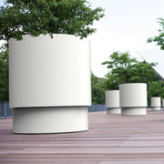 Das EXTEND Aluminium-Pflanzgefäß von Adezz bringt Stil und Beständigkeit in jeden Garten oder Balkon.