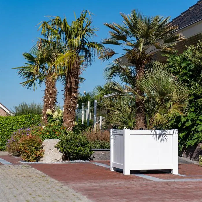 Design: Rechteckiges Gefäß aus Aluminium, in verschiedenen Farben erhältlich.
