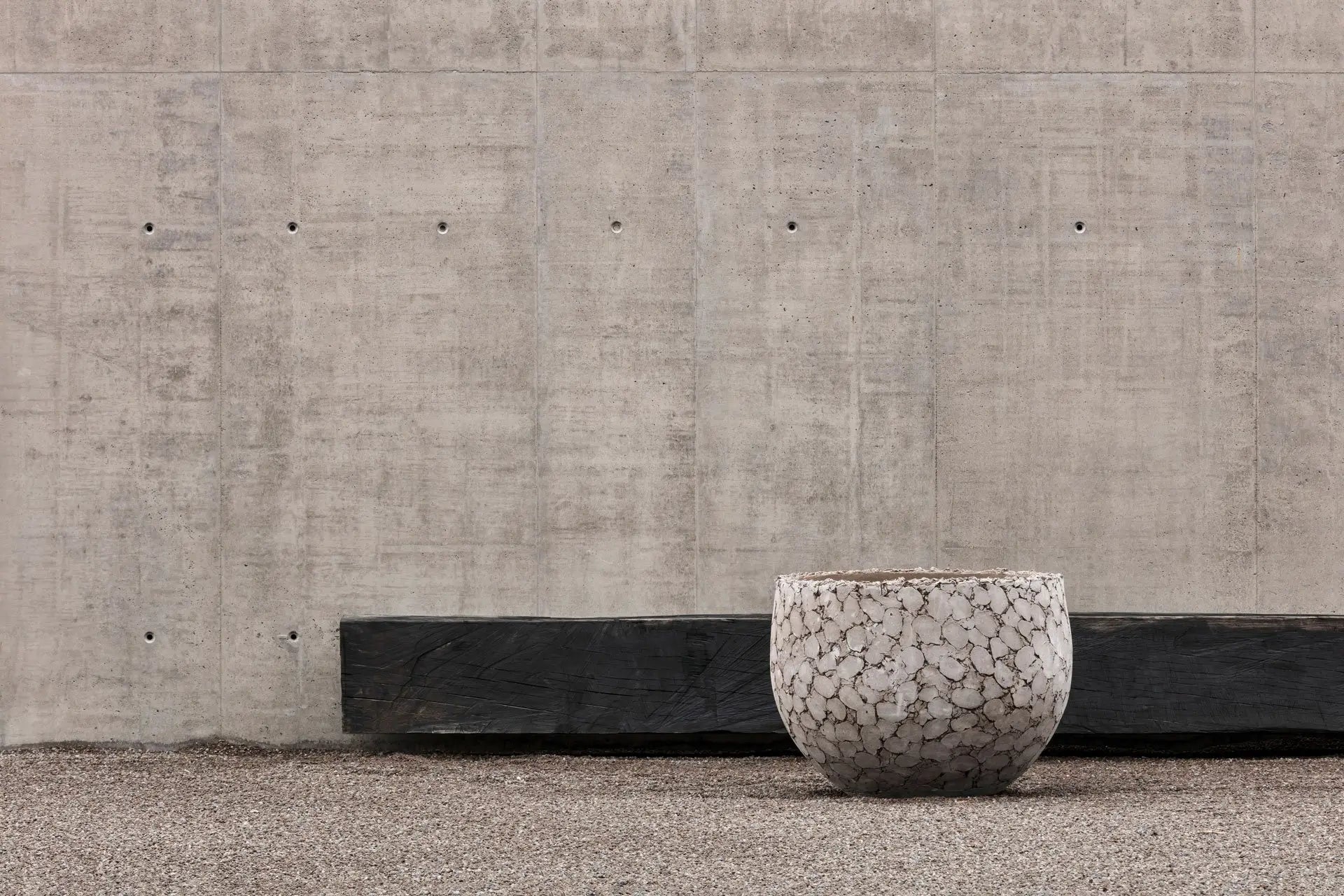 Domani Lava Pflanzgefäß Terracotta White Ø100×80 cm, handwerklich präzise, Outdoor geeignet