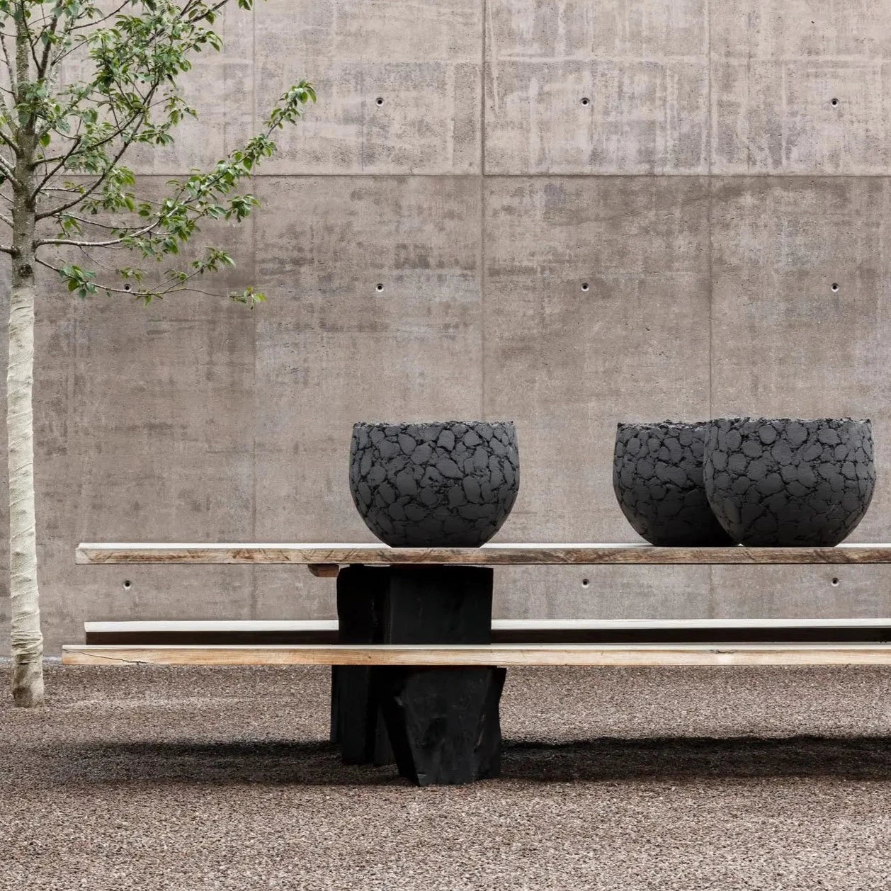 Domani Lava Pflanzgefäß Terracotta Braun Ø50×35 cm, naturinspirierte Oberfläche, frostbeständig