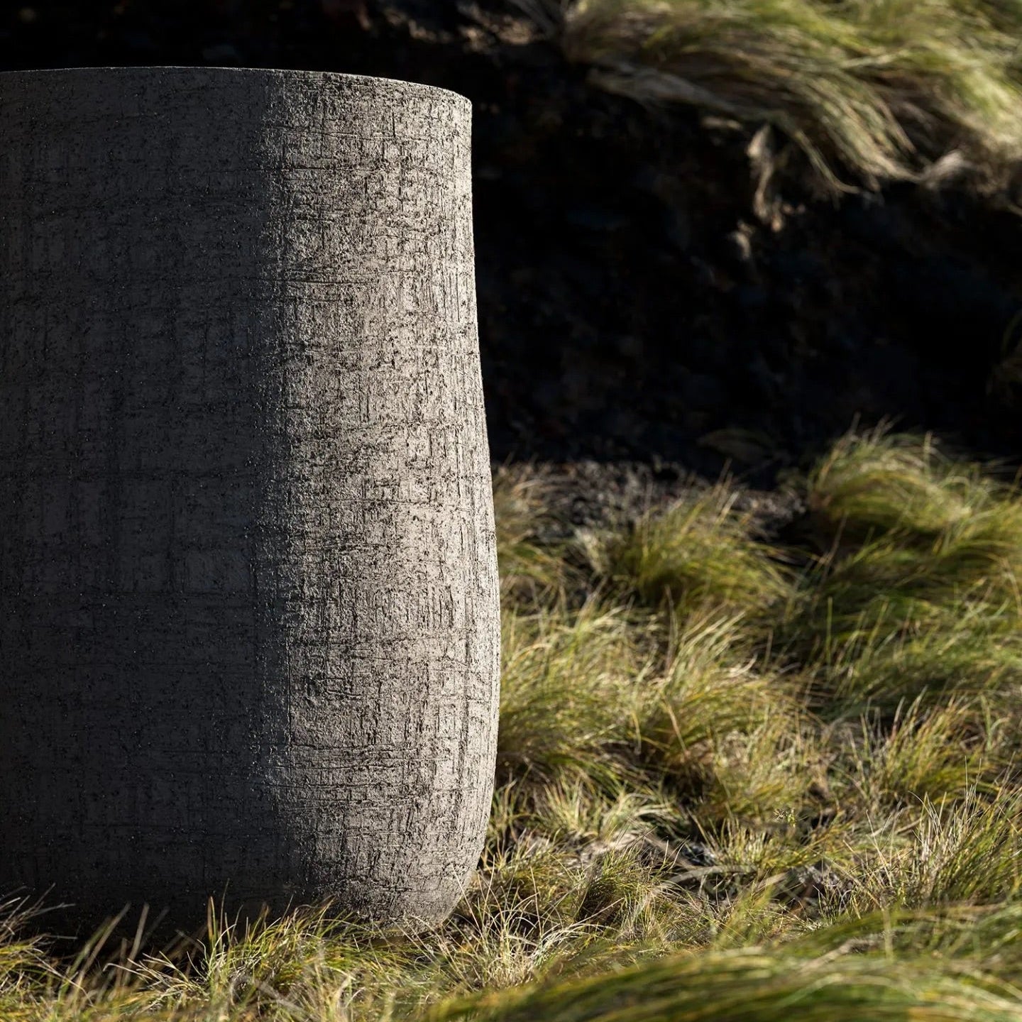 Frostsicherer Terrakottatopf Domani I Helsinki, Abflussloch sichtbar