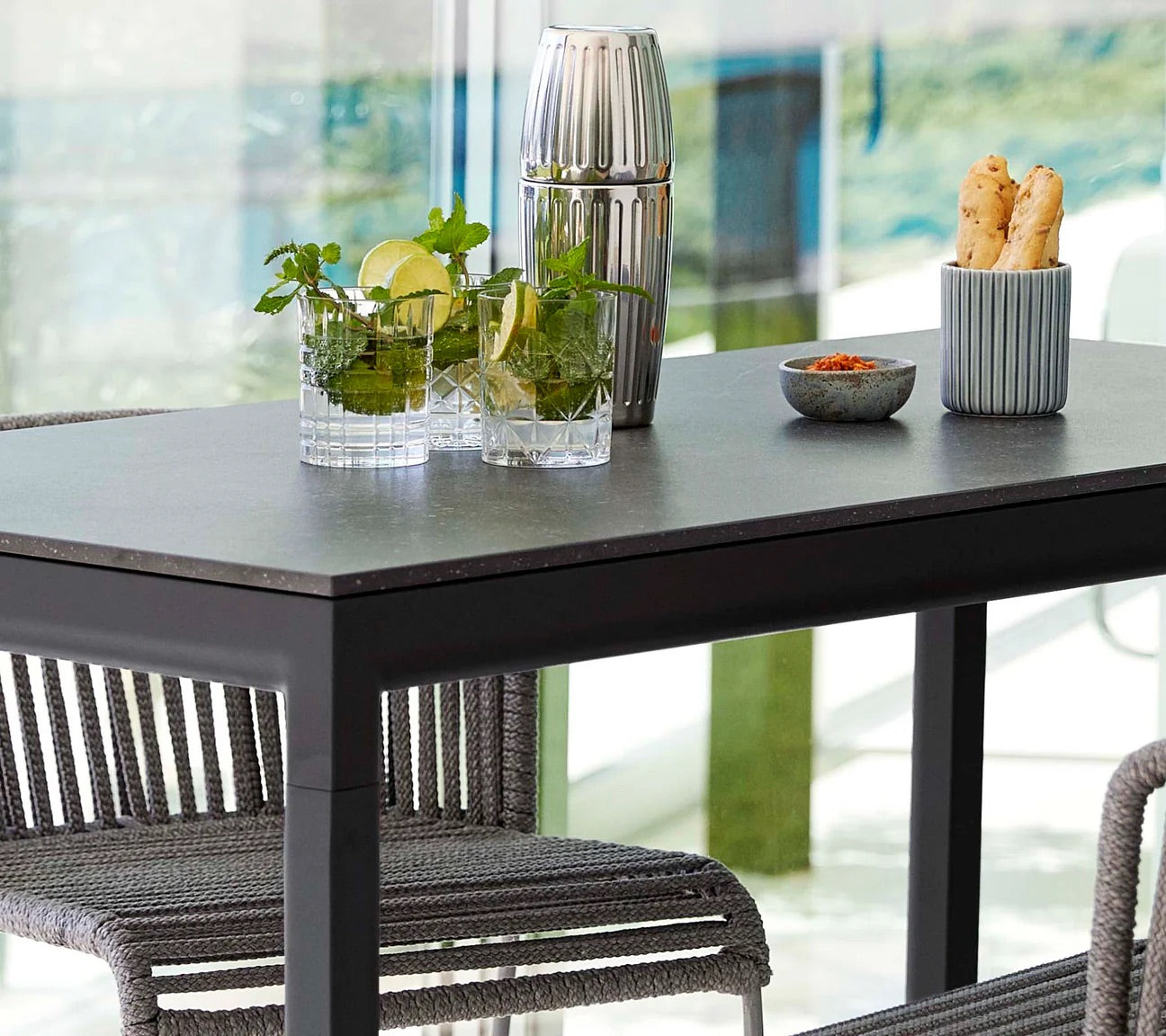 Cane-Line I Drop Stehtisch 150 cm, rechteckig