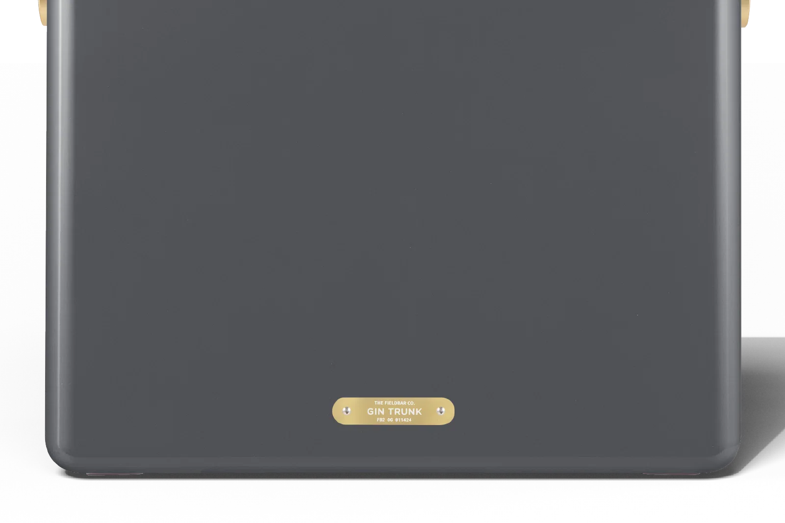 Detailansicht Fieldbar Gin Trunk Oyster Grey mit Messingplakette