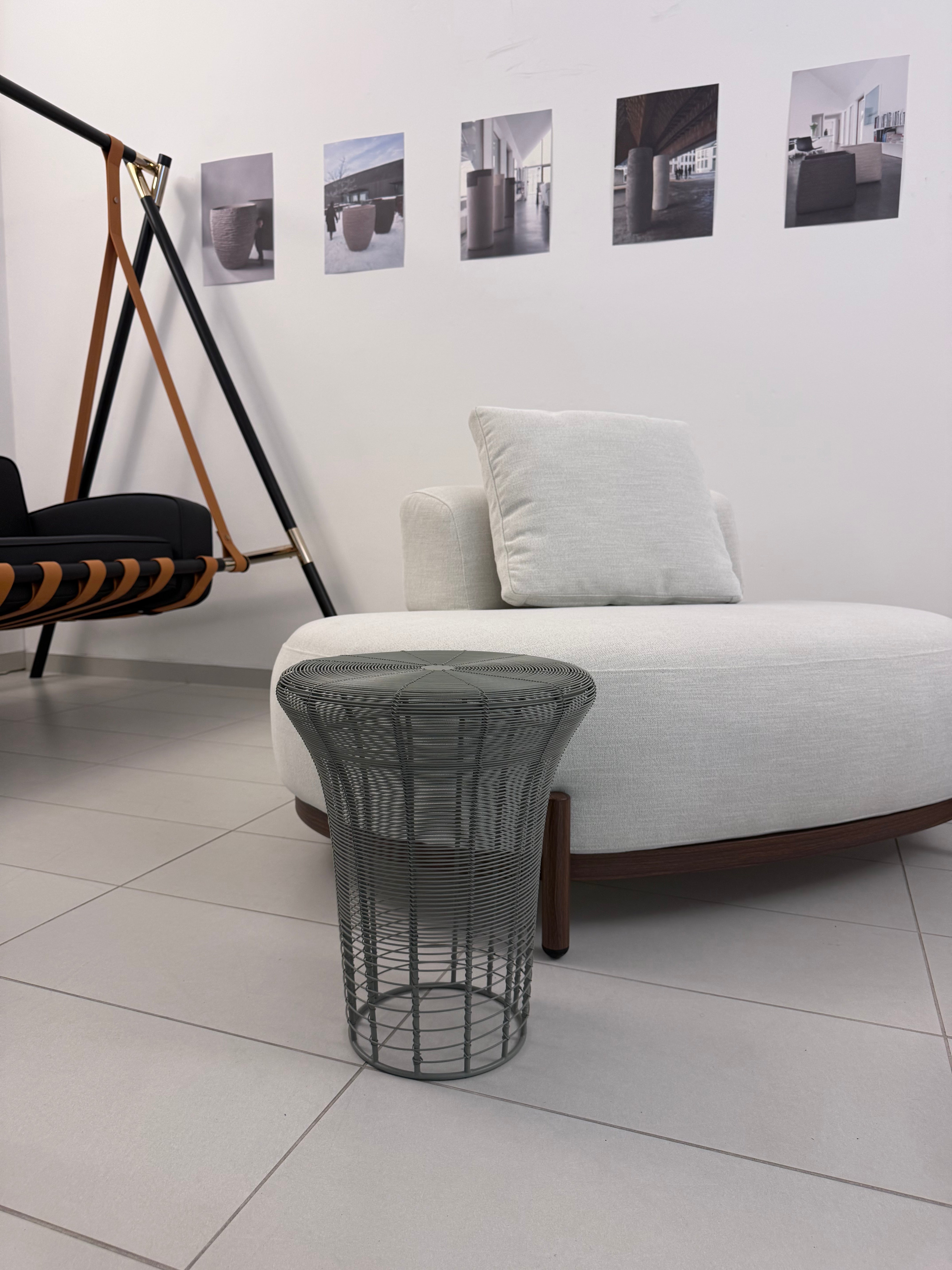 Gandia Blasco Aram Hocker hoch Ø 36 cm Zementgrau, Ausstellungsstück