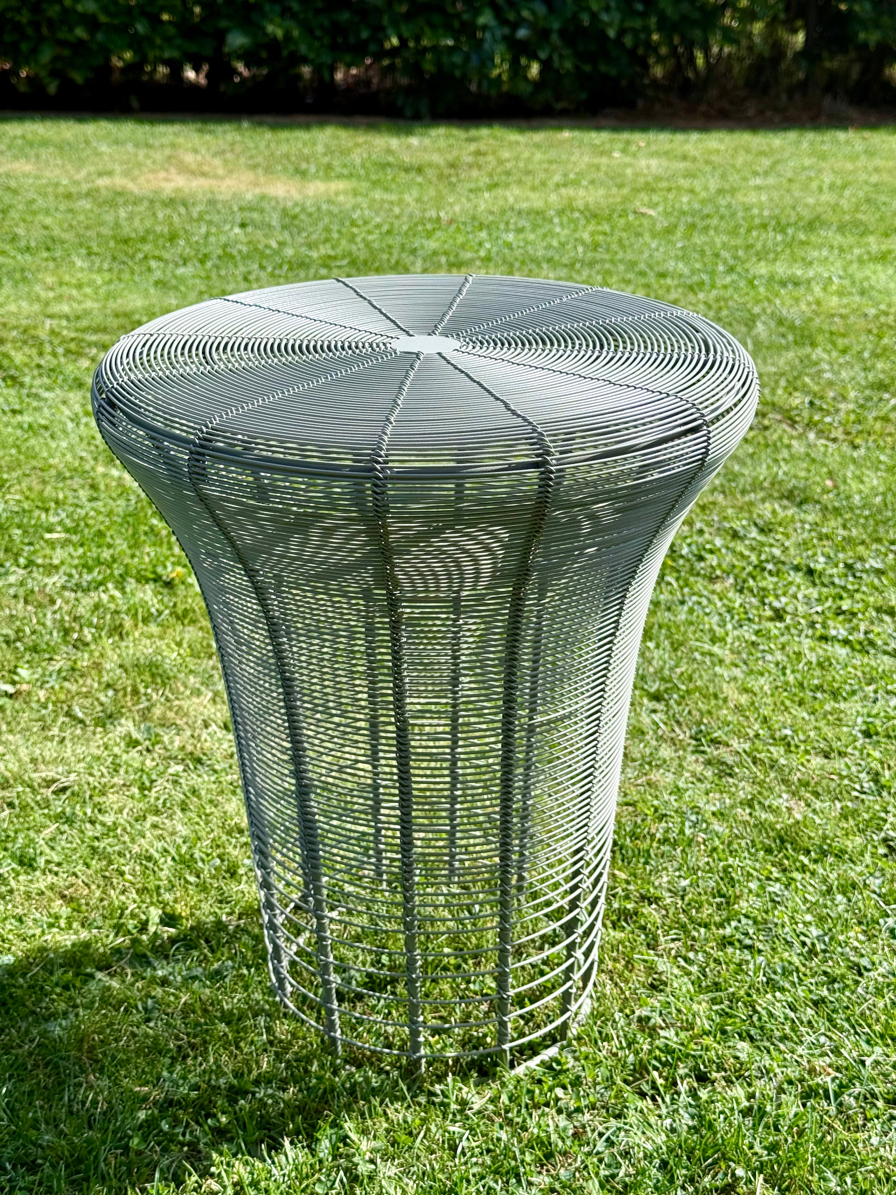 Gandia Blasco Aram Hocker hoch Ø 36 cm Zementgrau, Ausstellungsstück
