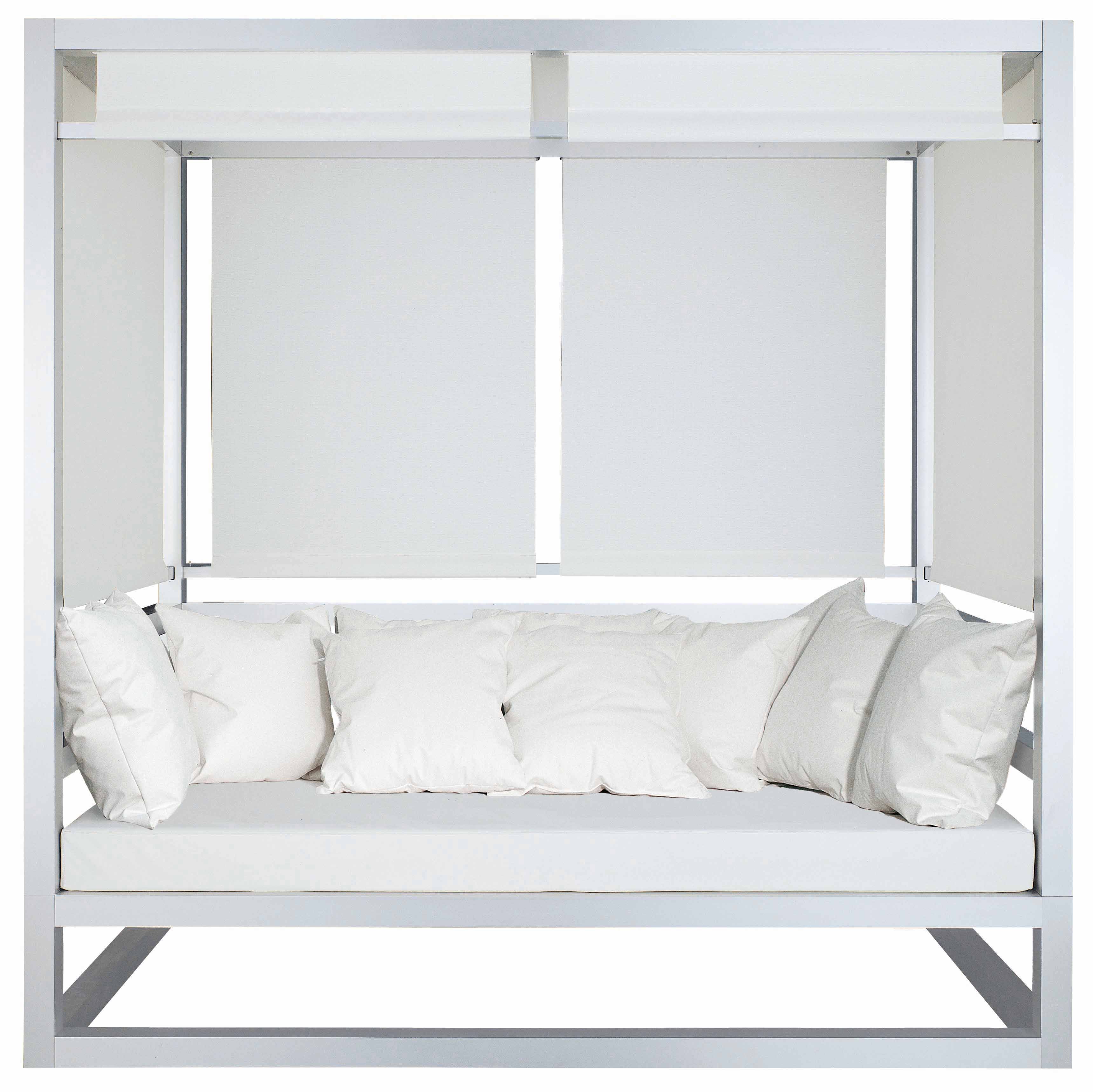 Gandia Blasco | Tres al fresco covered sofa