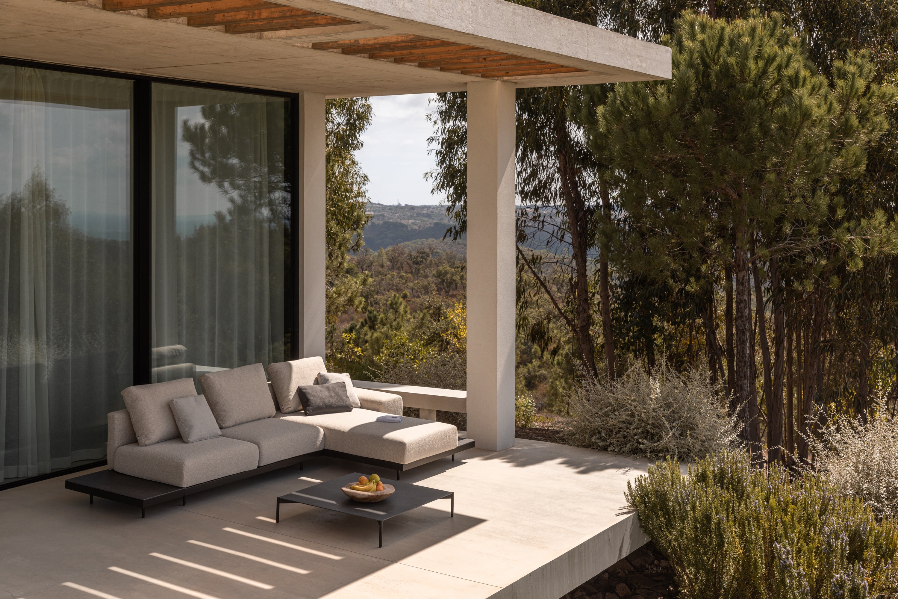 Todus I Dongo Chaiselongue mit Tisch