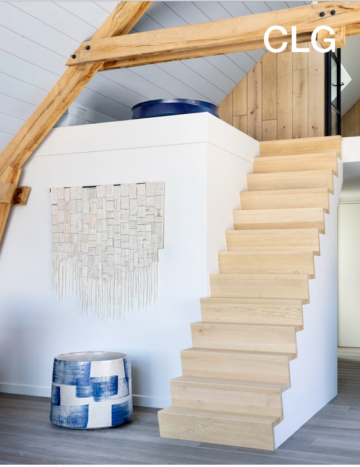 Entdecken Sie das stilvolle Atelier Vierkant Blumengefäß CLG aus Terrakotta, handgefertigt für Eleganz & Langlebigkeit! Ø60xØ63x53cm. Jetzt kaufen!