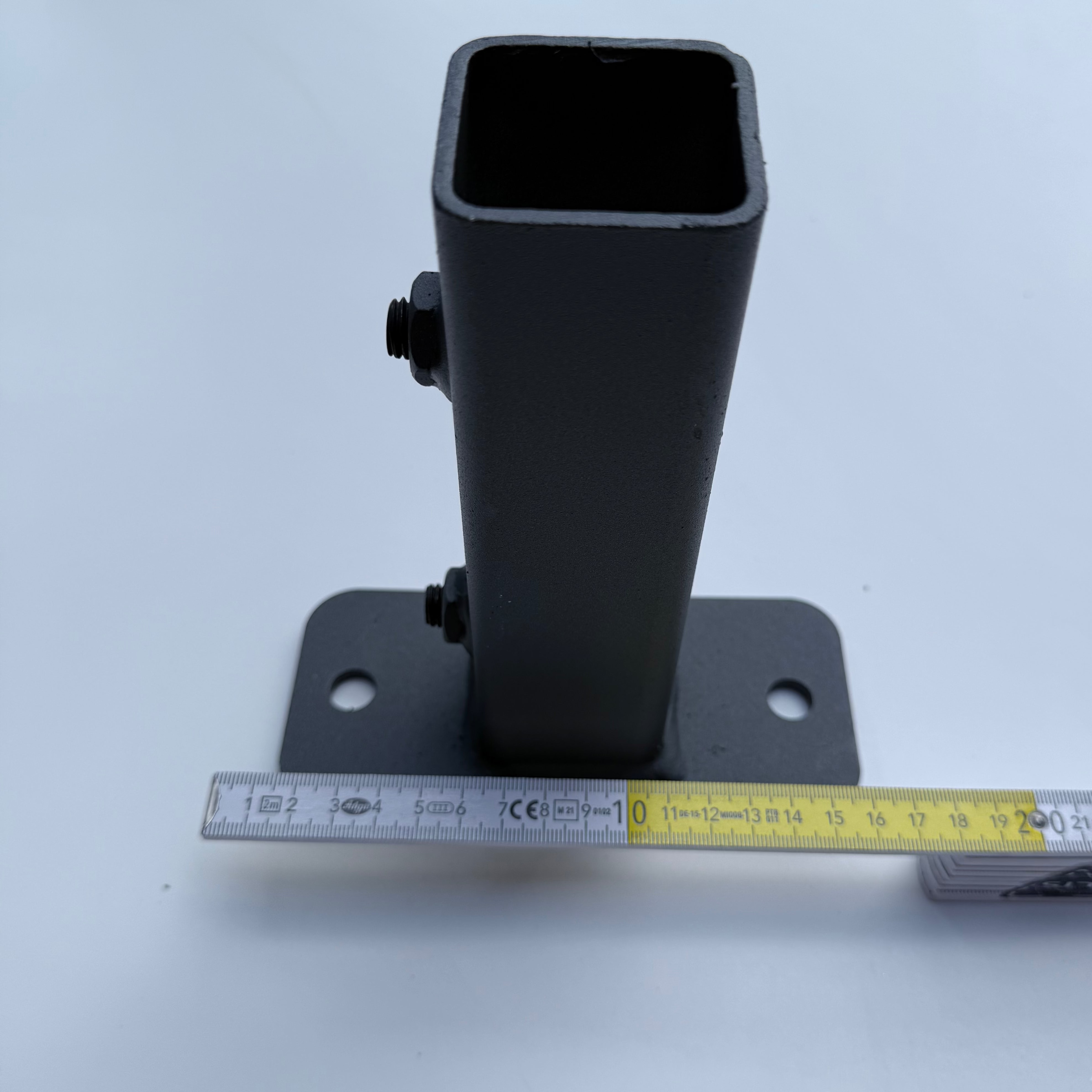 Unopiu I Tibisco post shoe for ground mounting
