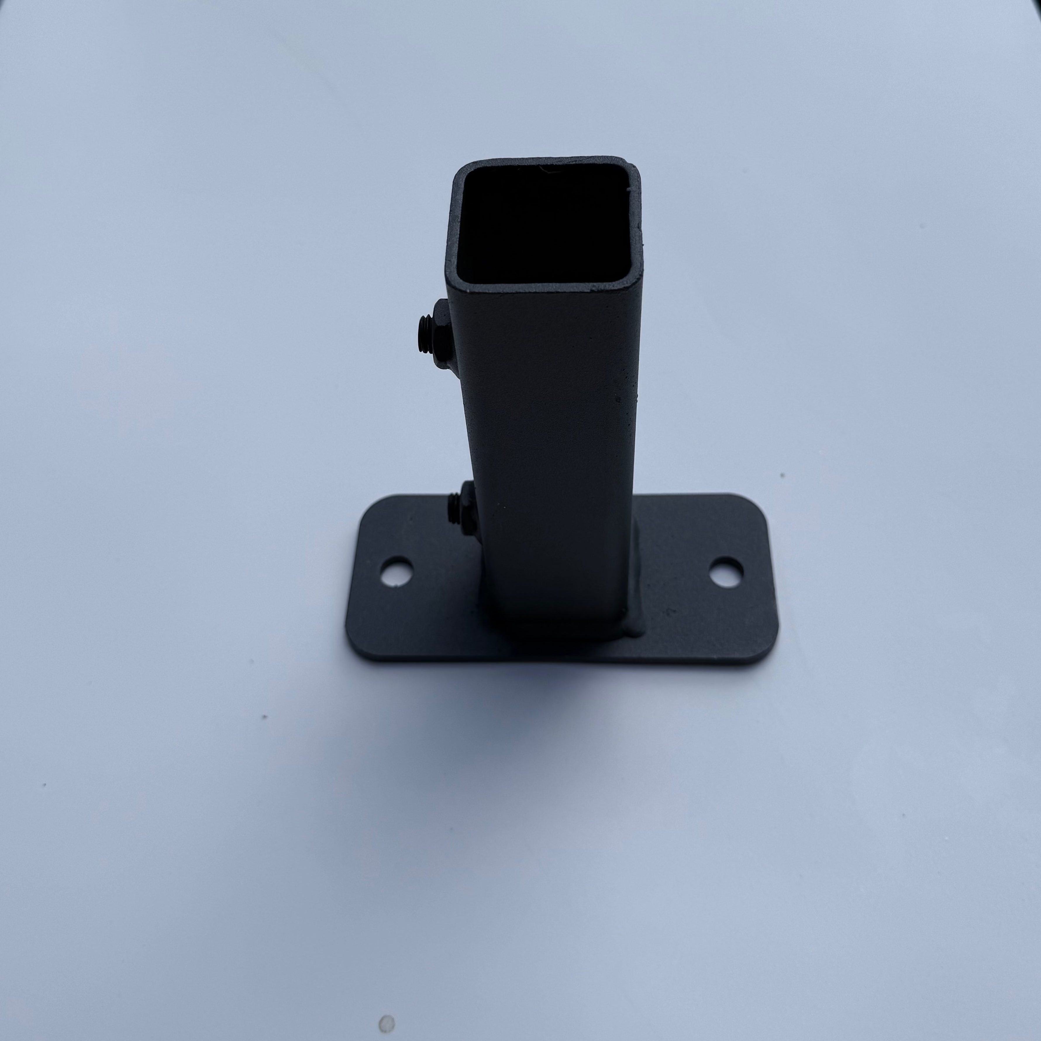 Unopiu I Tibisco post shoe for ground mounting